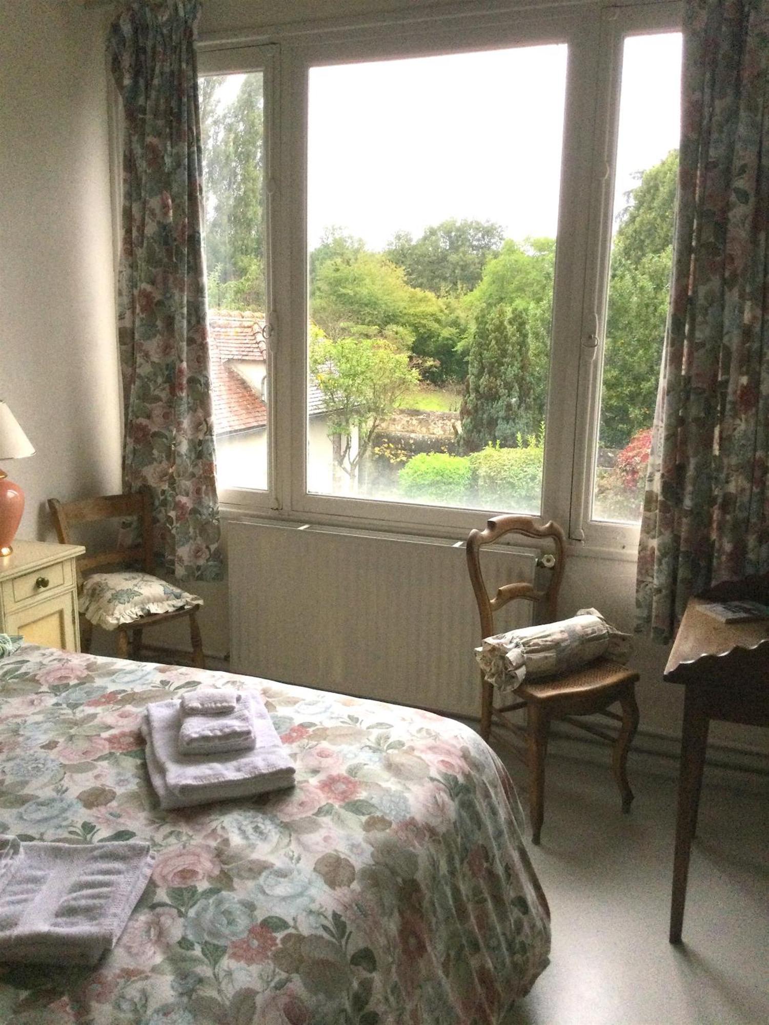 Le Logis B&B  La Trimouille Extérieur photo