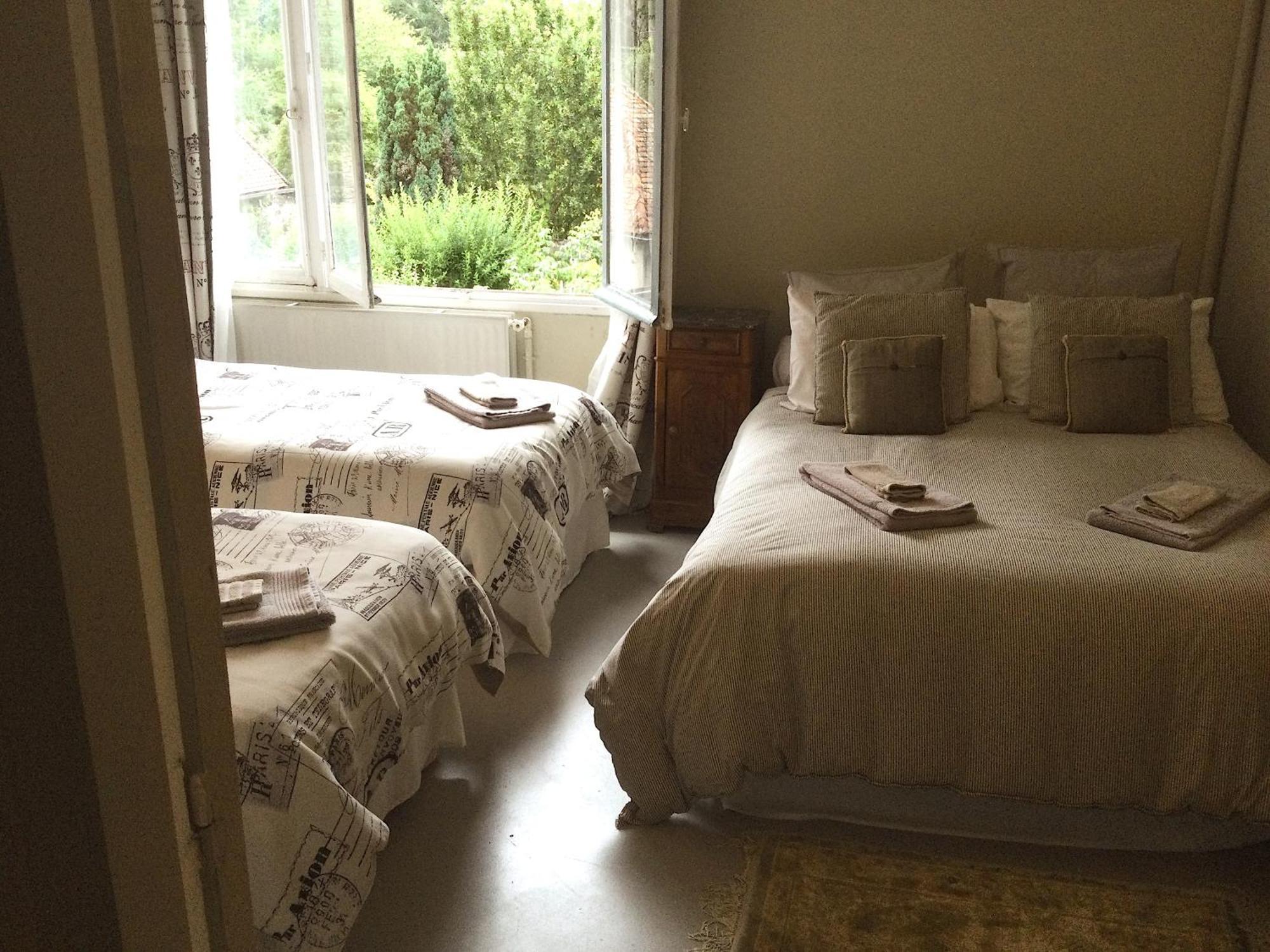 Le Logis B&B  La Trimouille Extérieur photo