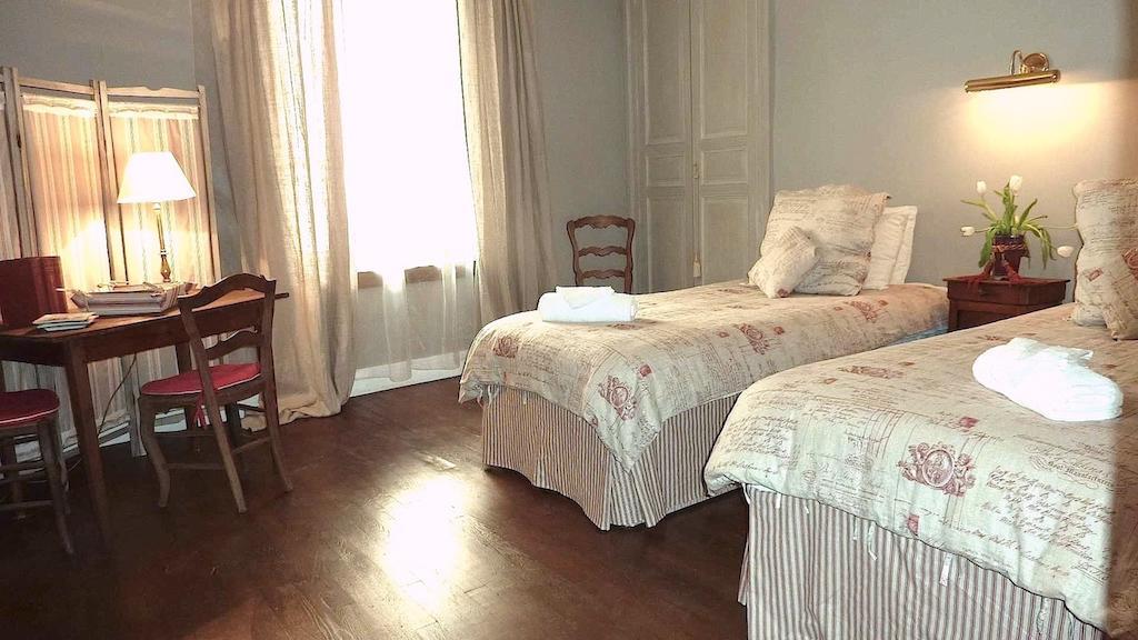 Le Logis B&B  La Trimouille Chambre photo