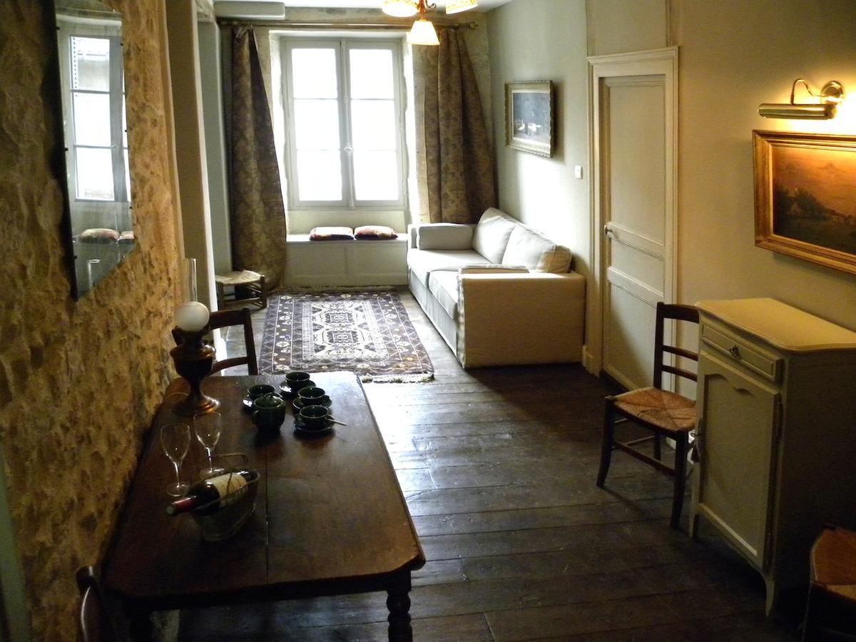 Le Logis B&B  La Trimouille Extérieur photo